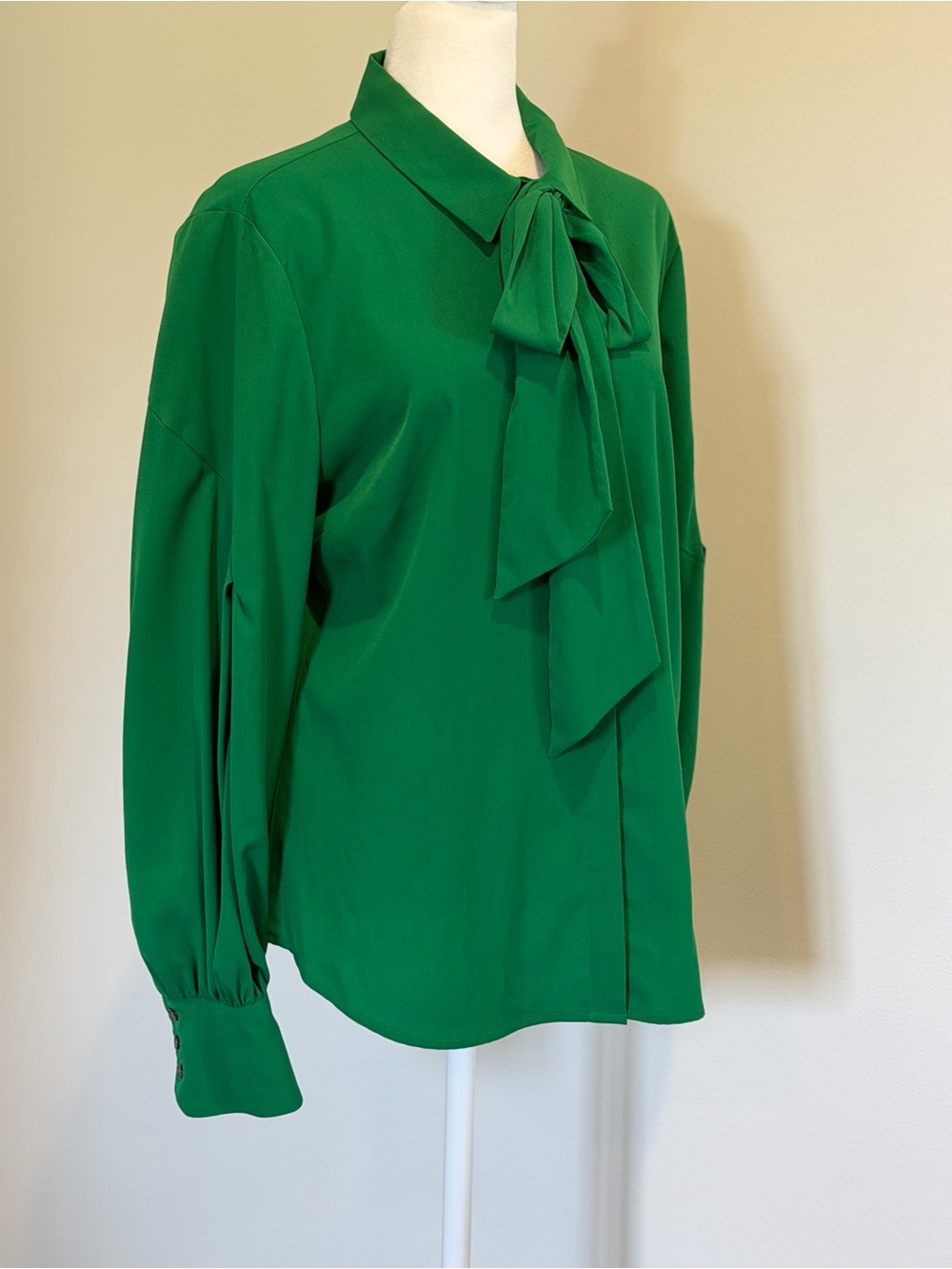 Riley & Rae Emerald Green Button Down Tie-Neck Blouse